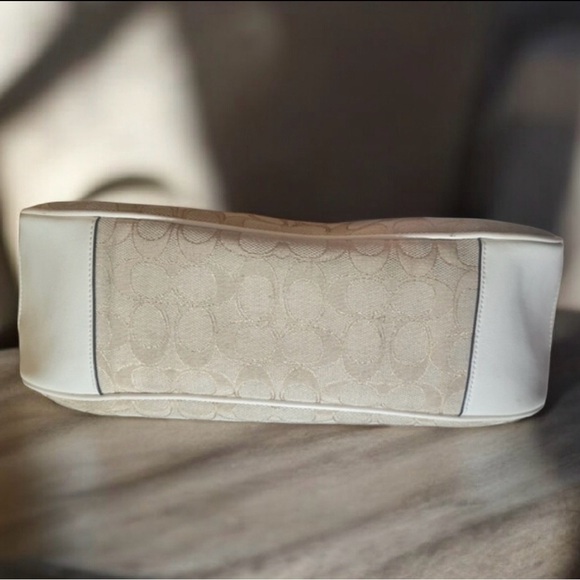 LIKE NEW!! Coach 2018 Hobo Shoulder Bag - Picture 5 of 10